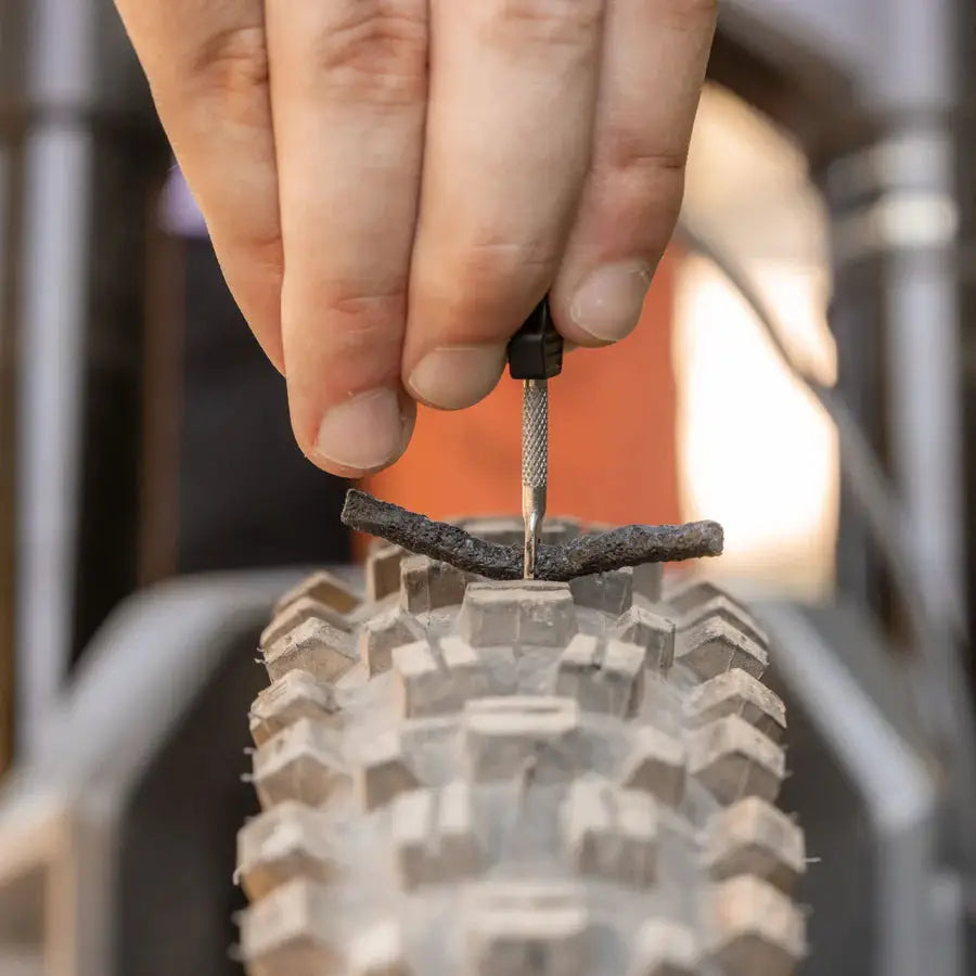 Crankbrothers S.O.S. BC18 - Crankbrothers Tool SOS BC18 Bottle Cage Tool Kit