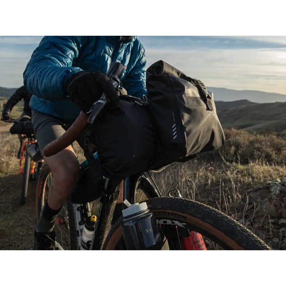 Topeak Barloader 6.5L - Topeak Bikepacking Barloader 6.5L Black Handlebar mount bag w/waterproof bag
