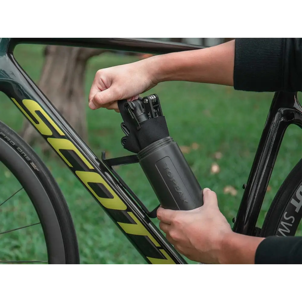 Topeak Escape Pod L - Topeak Escape Pod Waterproof Storage Bottle 850cc + neoprene bag