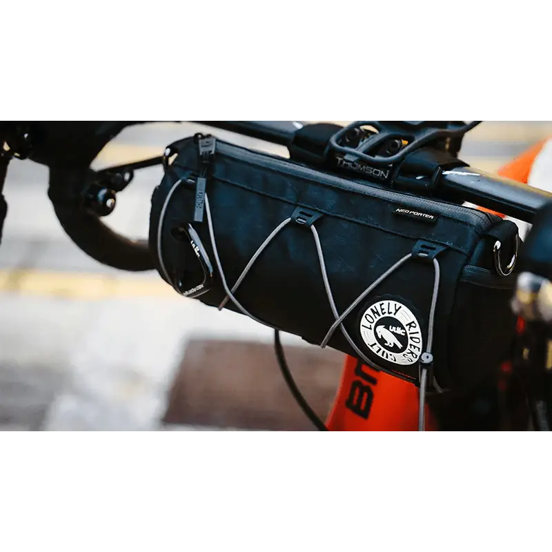 ULAC Neo Porter Coursier GT Handlebar Roll 1.7L - ULAC Handlebar Bag Neo Porter Coursier GT 1.7L with Carabiner - Onyx