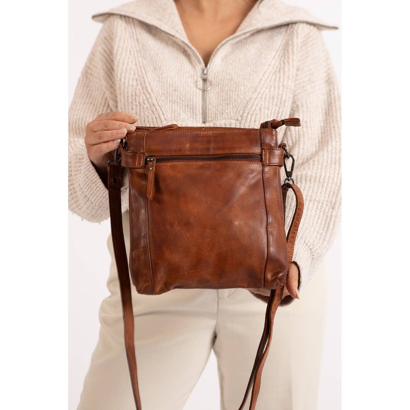 Greenwood Leather AU - Leather Shoulder Bag 'Isalie' - Cognac GW6843COG