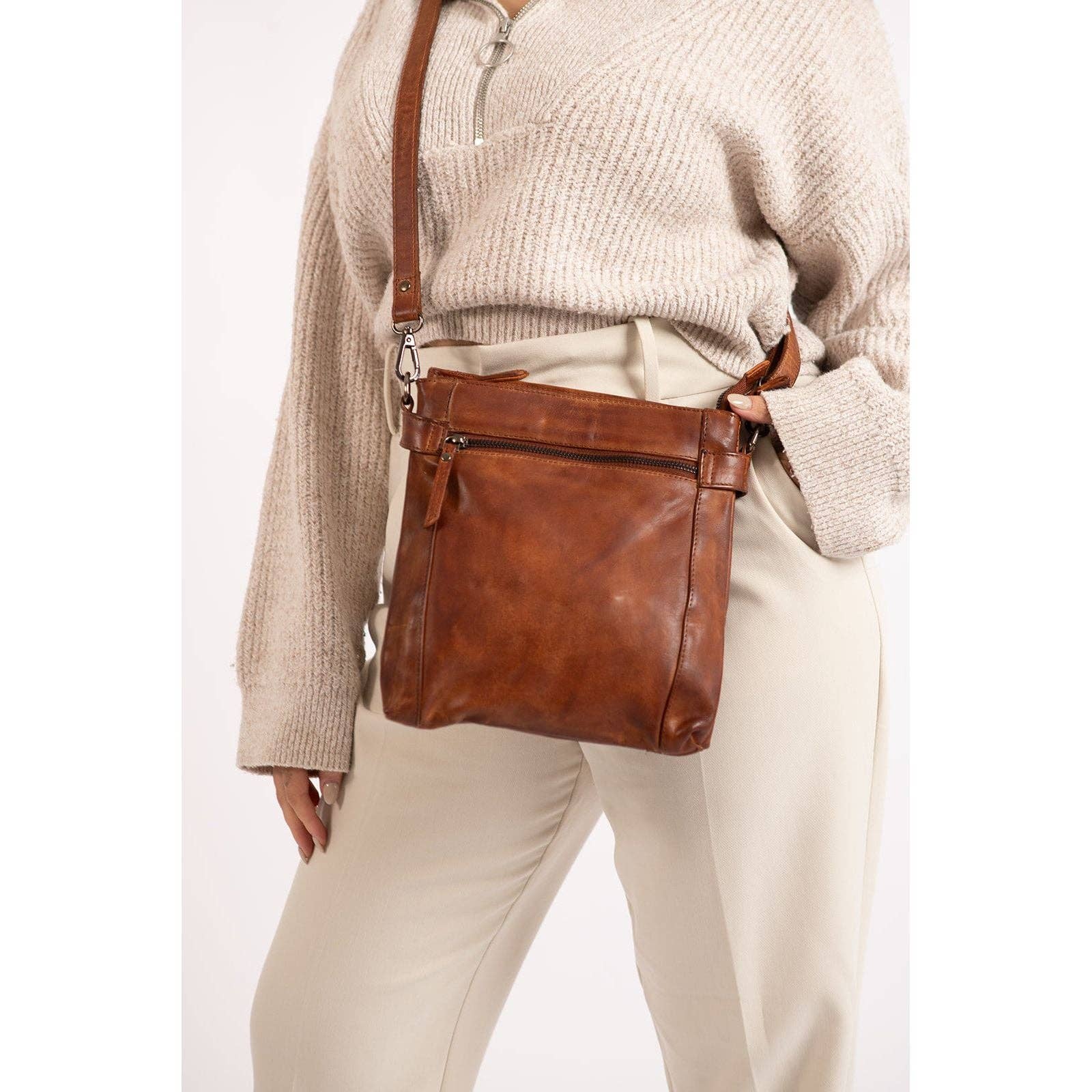 Greenwood Leather AU - Leather Shoulder Bag 'Isalie' - Cognac GW6843COG